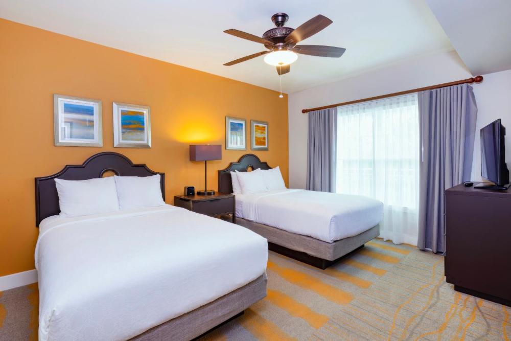 Deluxe King Suite interior